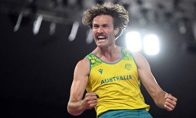 Gold medals flow again for Australia as Kurtis Marschall defends pole vault title