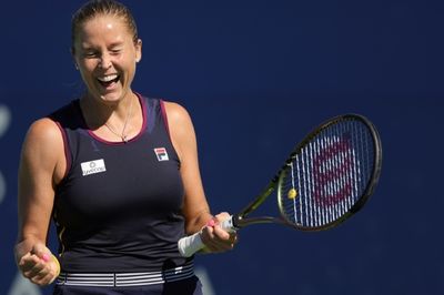 Rogers sweeps into San Jose WTA final