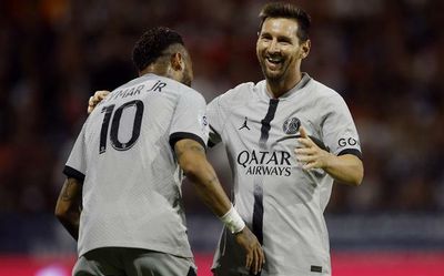 Neymar, Messi lead PSG to big opening win in French league
