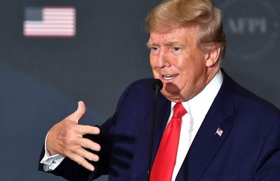 Trump pleads to supporters for donations to help him sue CNN