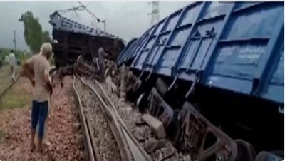 Delhi-Rohtak railway track blocked after 8 bogies derail