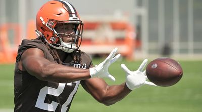 Report: Browns’ Kareem Hunt Requests Trade