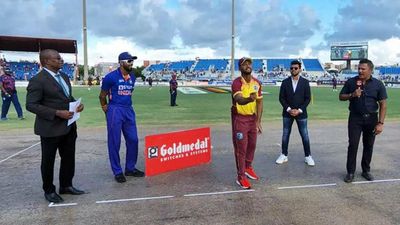 5th T20I: India opt to bat as Hardik Pandya leads in place of Rohit Sharma