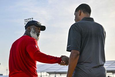 At NFL training camp, Stephen Silas sees parallels in Texans’, Rockets’ rebuilds