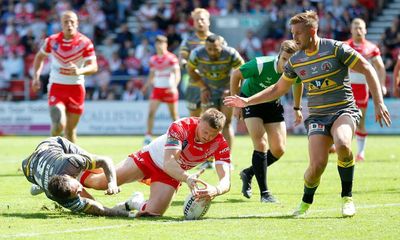 Nervy St Helens overcome Castleford thanks to boot of Tommy Makinson