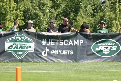 Special moment for child ends Jets’ Green & White scrimmage