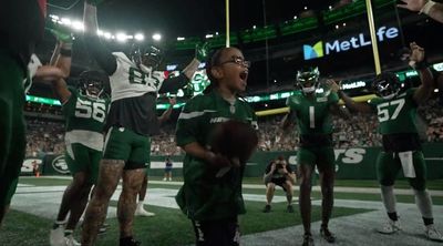 Jets Fan With Cerebral Palsy Scores Touchdown in Scrimmage (Video)