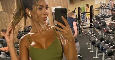 Mark Wright tells Love Island's Ekin-Su she 'looks great' as she poses in tight gym wear