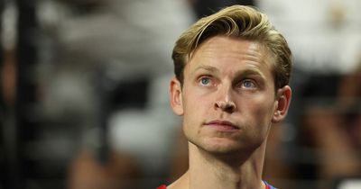 PSG switch gifts Chelsea major Frenkie De Jong transfer boost amid Manchester United race