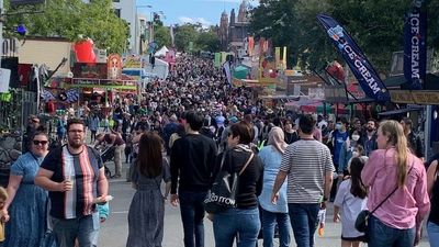 Going to the Ekka? Here are the best ways to avoid getting sick with COVID-19, monkeypox or the flu