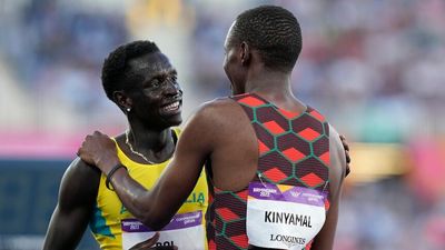 Peter Bol takes silver in 800m at Commonwealth Games behind Kenya's Wyclife Kinyamal