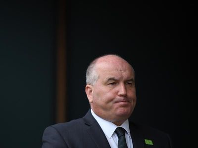Elliott withdraws from Libs deputy contest