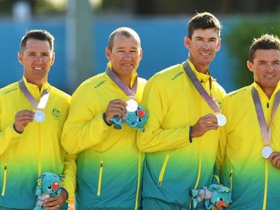 Bowler Lester to get ceremonial Games flag
