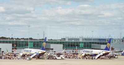 Ryanair apologises after 'absolute fiasco' at airport