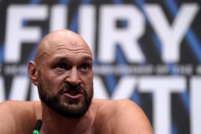 Tyson Fury has ‘itchy feet’ to return to ring, says Frank Warren as Joshua vs Usyk edges nearer