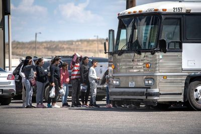 ACLU calls on feds to investigate Abbott’s policy transporting migrants back to border