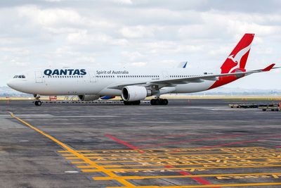 Australia’s Qantas airlines asks top executives to become baggage handlers amid labour crisis