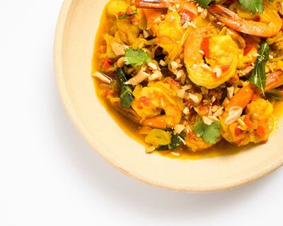 Chilies and turmeric boost 20-minute shrimp stir-fry