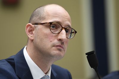 Republican FTC Commissioner Noah Phillips to step down