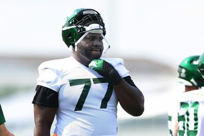 Jets RT Mekhi Becton limps off practice field with apparent leg injury