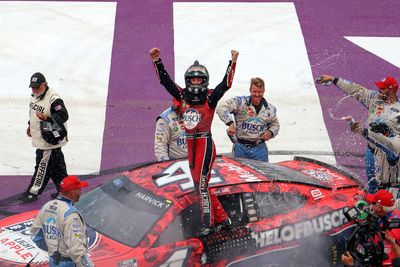 How Kevin Harvick’s first win since 2020 impacts NASCAR’s playoff picture with 3 regular-season races left