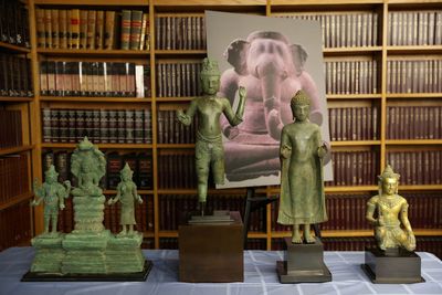 U.S. returns to Cambodia 30 antiquities looted from historic sites