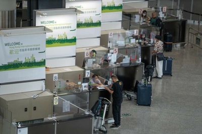 Flight bookings to Hong Kong surge 249% after quarantine cut
