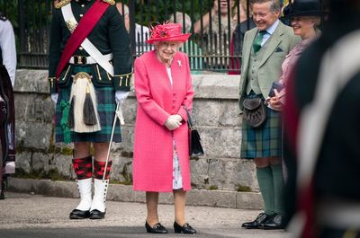 Queen to cut Balmoral trip short to meet with incoming prime minister