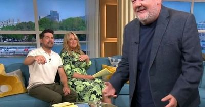 This Morning's Josie Gibson apologises after Johnny Vegas 'walks off' mid interview