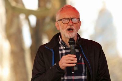 Jeremy Corbyn tells Labour to present 'radical, hopeful alternative' to Tories