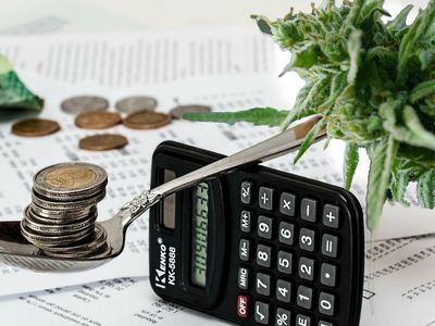 Stash Your Weed As Inflation Knocks On Cannabis' Door: Prices To Go Up By 10%, Some Blame Biden, Others Trump