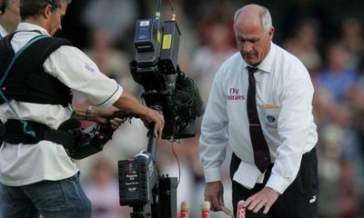 ‘A legend’: cricket mourns death of ex-umpire Rudi Koertzen in car crash