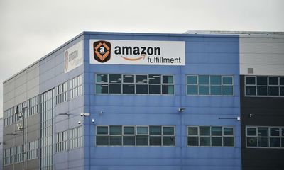 GMB calls for £15 an hour minimum pay at Amazon warehouses in UK