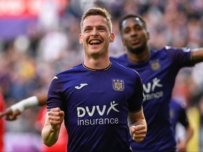 Sergio Gomez: Manchester City closing in on Anderlecht full-back but exploring other options