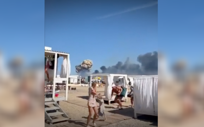 Sun-baking Russians flee bomb blast in Crimea