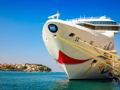 Norwegian Cruise Line On 'PreMarket Prep': Charting The Plunge