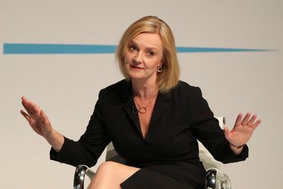 Liz Truss caught on hot mic apologising for attacking media during Tory leadership hustings