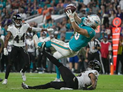 Dolphins trade TE Adam Shaheen to Houston Texans