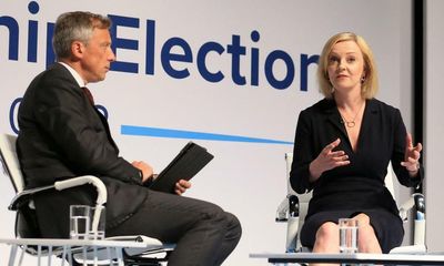 Liz Truss rebuked for ‘cheap’ jibes at hustings after criticising media