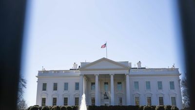 Secret Service officer assaulted outside White House