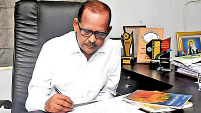 Kolkata: A doctor's mission to light up lives of the visually impaired