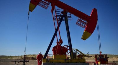 Oil Slips as US Crude Stockpiles Rise