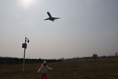 China, UK agree to resume direct passenger flights - British embassy