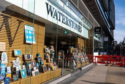 Waterstones staff ‘abused by customers’ amid book shortages due to delivery delays