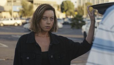 ‘Emily the Criminal’: Aubrey Plaza takes up credit card fraud in a performance several points above prime