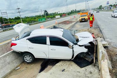 Dead driver found in car 12 hours after motorway crash
