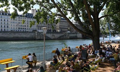 American tourist raped in public toilet in central Paris