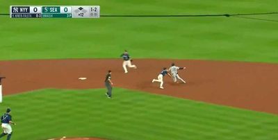 The Yankees had the dumbest pair of baserunning blunders on the same awful extra-innings play