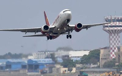 Lower airfares likely as government removes fare bands