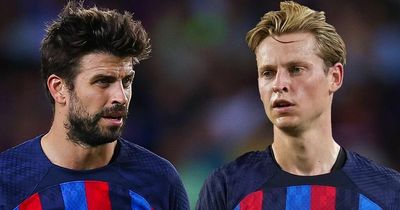 Gerard Pique offered Barcelona 'to play for free' as Frenkie de Jong standoff continues